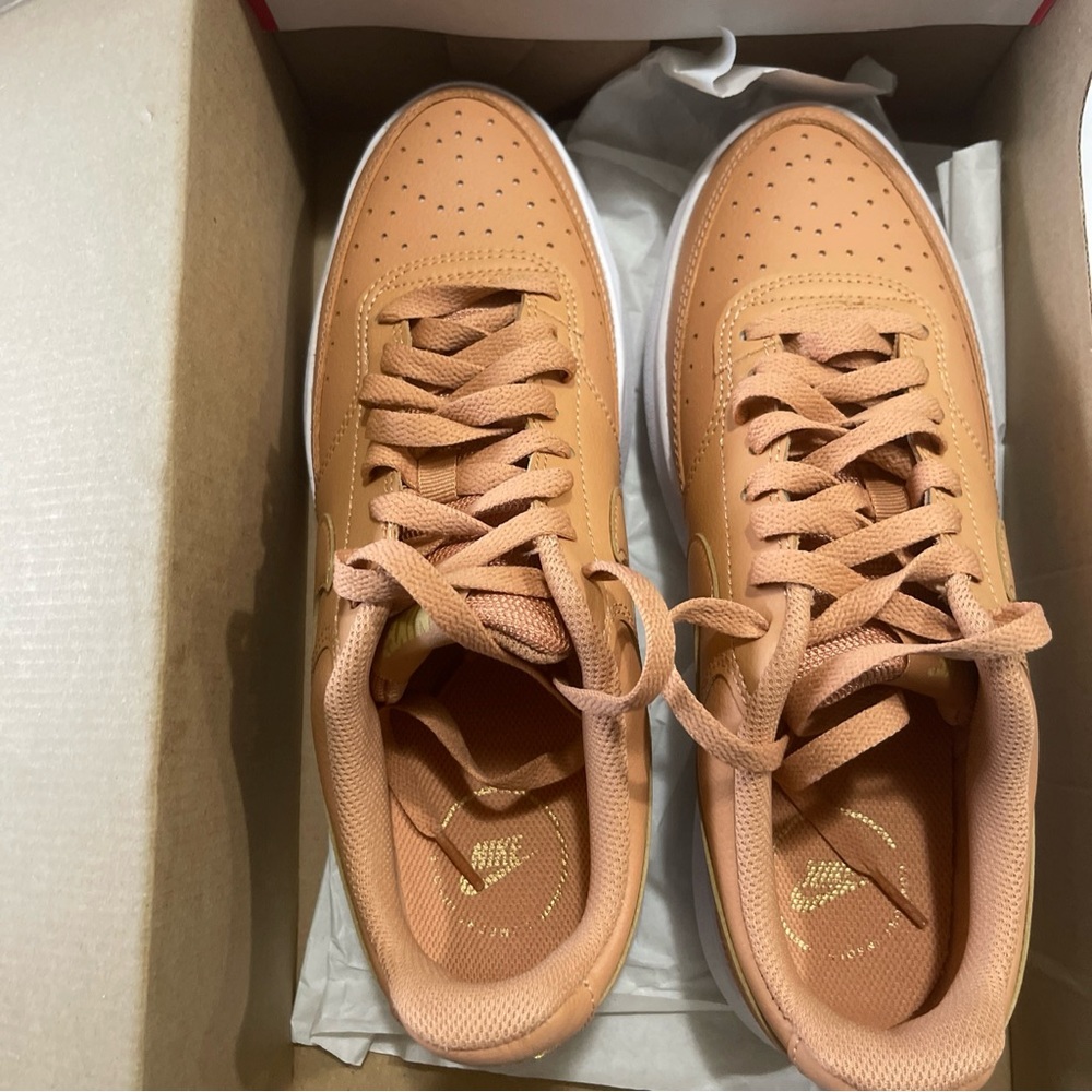 Nike Court Vision Alta  9.5 NEW IN BOX